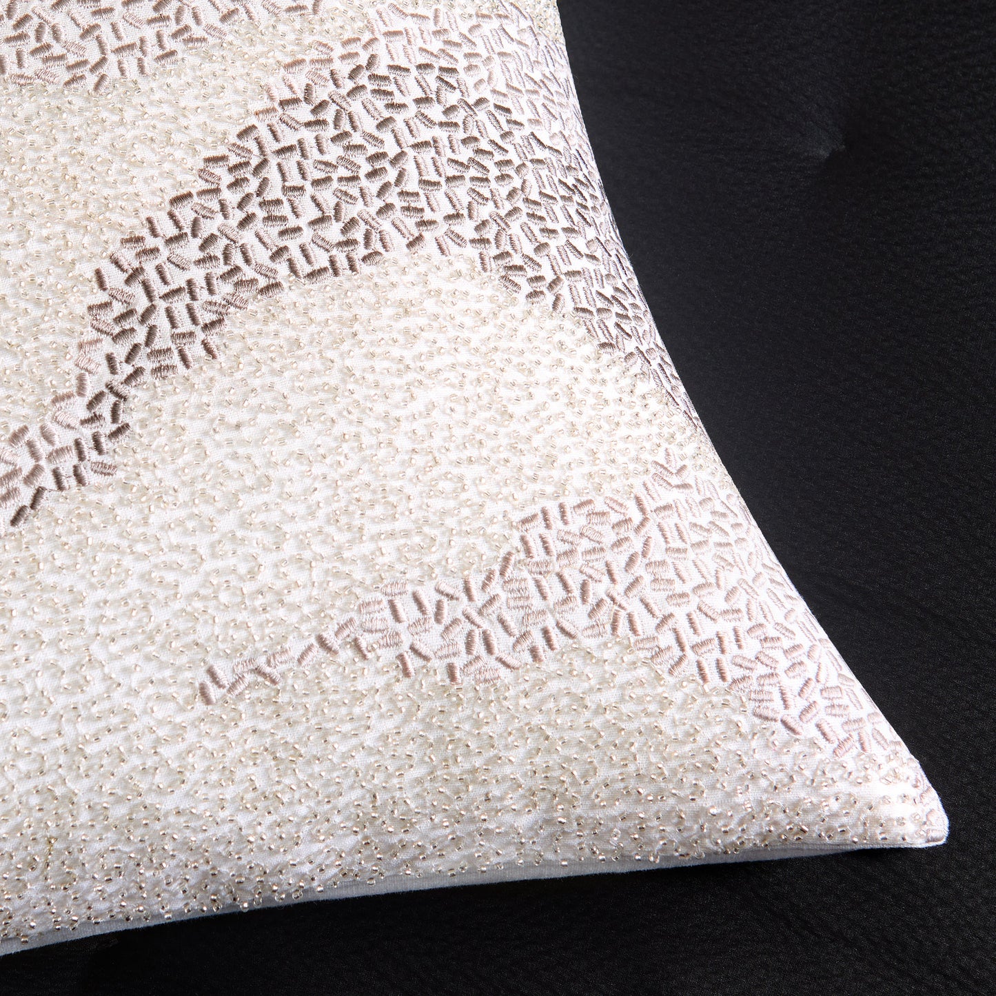 Donna Karan Home Beaded Cloud Dekoratives Kissen, 14 'x 20'