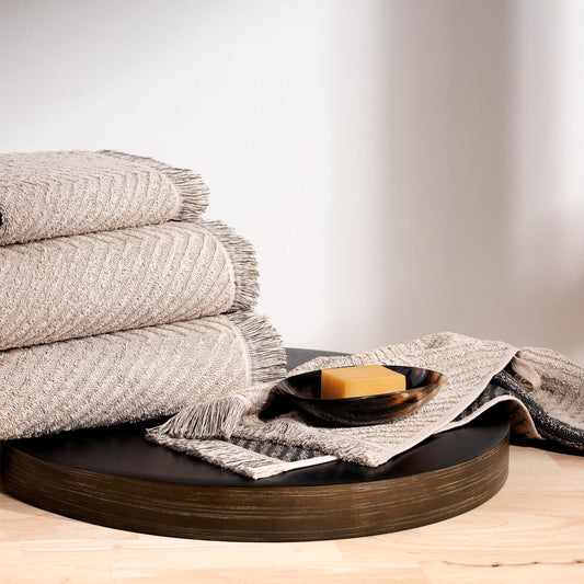 DKNY PURE Herringbone Bamboo Charcoal Bath und Handtuch 4-teiliges Set