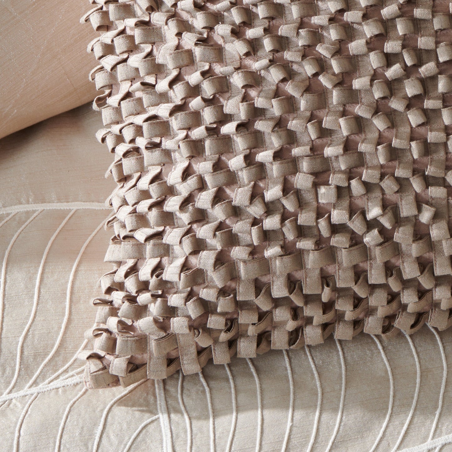 Donna Karan Home Loop Dekoratives Kissen