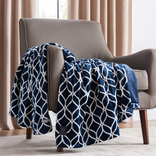Brookstone Gedruckter Cozy Heated Plüschwurf