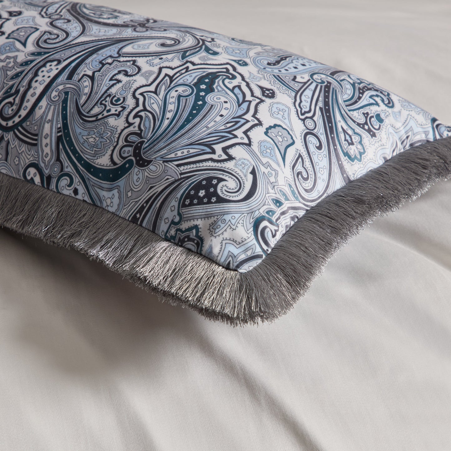Ted Baker Paisley Fringe Dekoratives Kissen