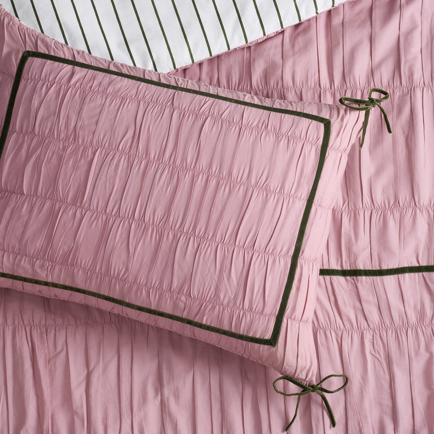 Das Ted Baker Ruched Hotel Comforter Set