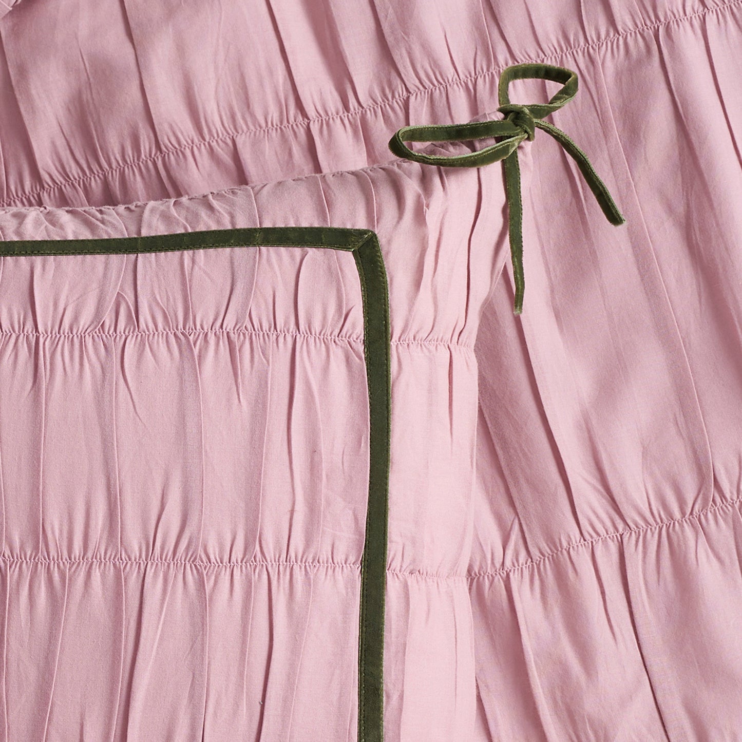Das Ted Baker Ruched Hotel Comforter Set