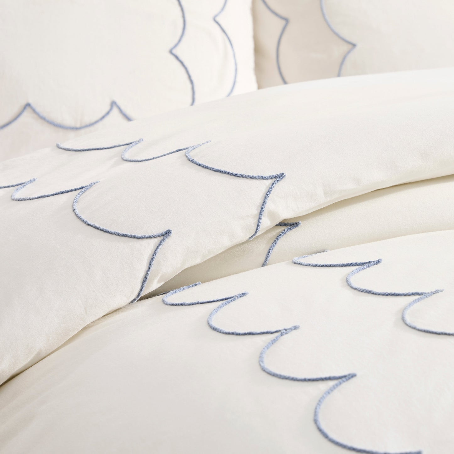 Peri Home Daydream Scallop Comforter Set