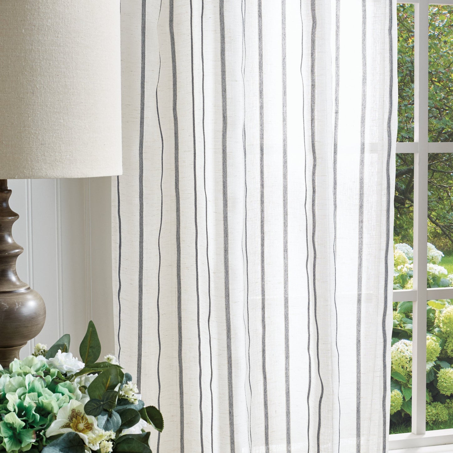 Martha Stewart Laguna Stripe Tie Tab Curtain Panel (Set von 2)