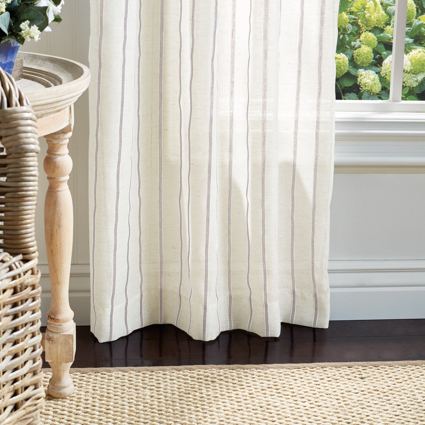 Martha Stewart Laguna Stripe Tie Tab Curtain Panel (Set von 2)