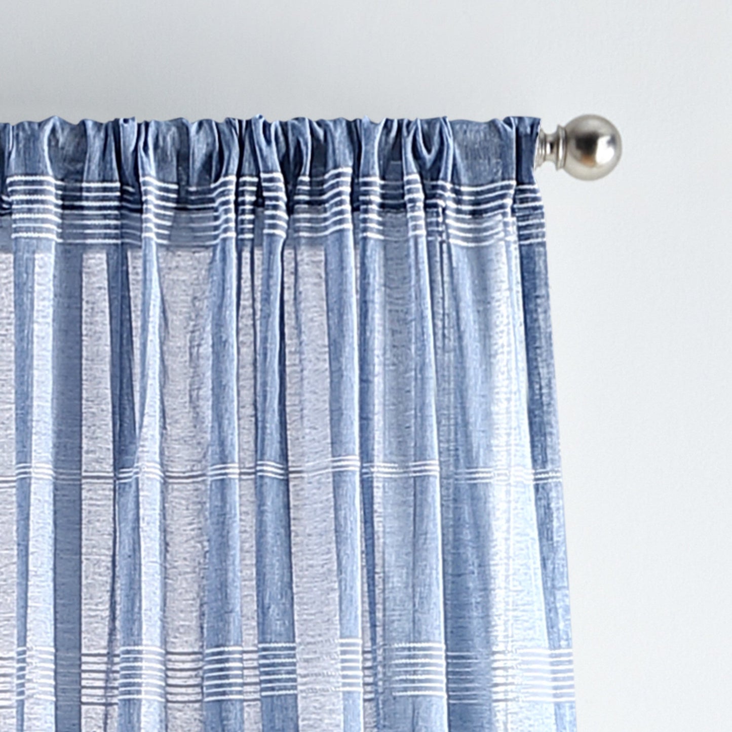 Martha Stewart Delicate Stripe Curtain Panel Paar