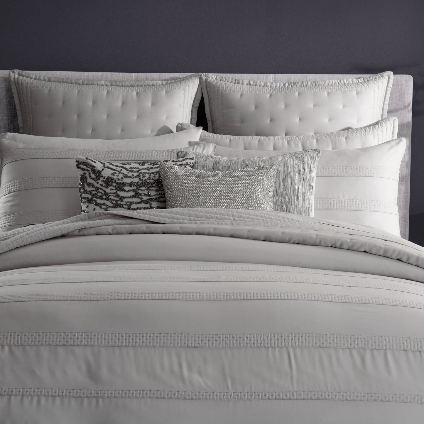 Donna Karan Essential Silk Stripe Duvet Sammlung