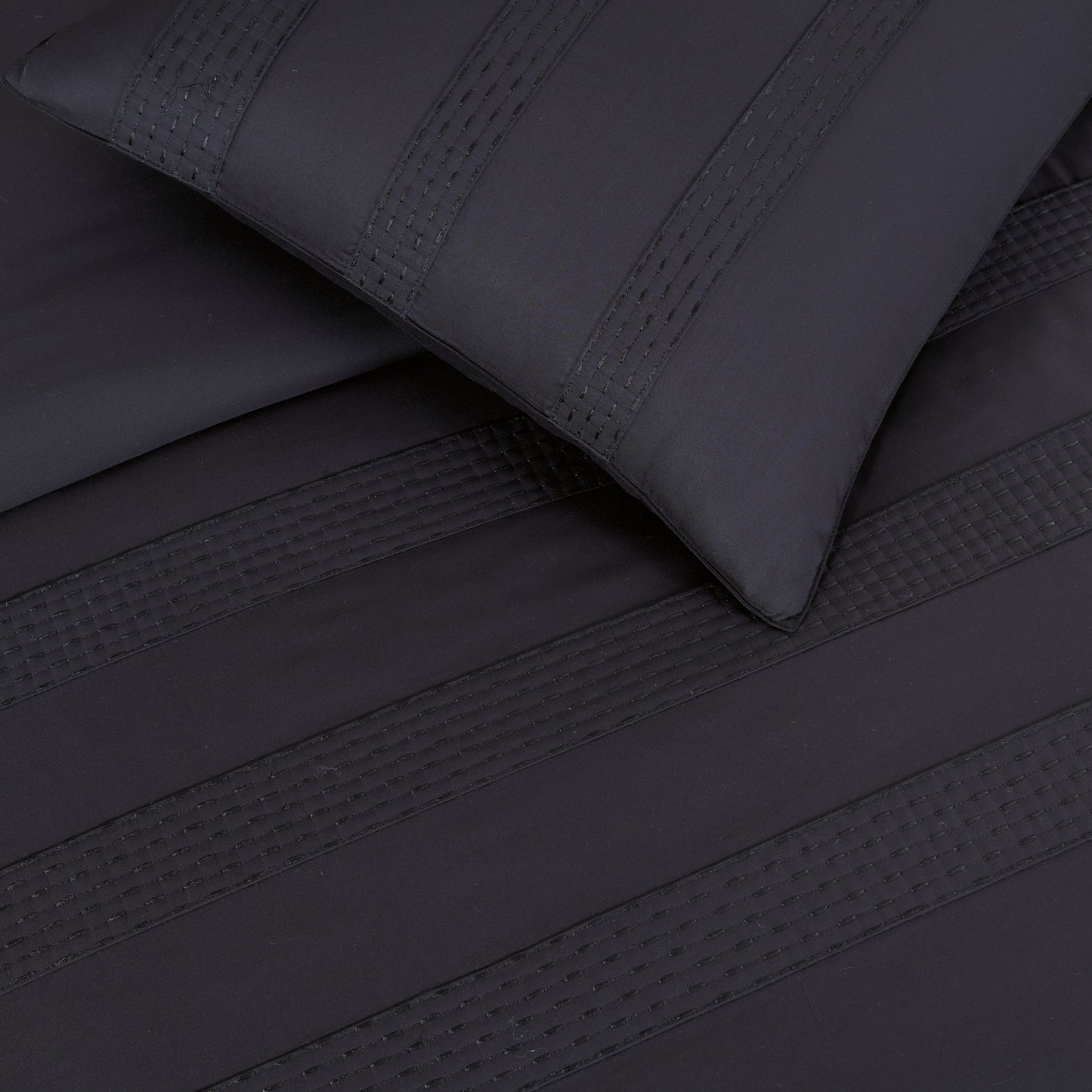 Donna Karan Essential Silk Stripe Duvet Sammlung