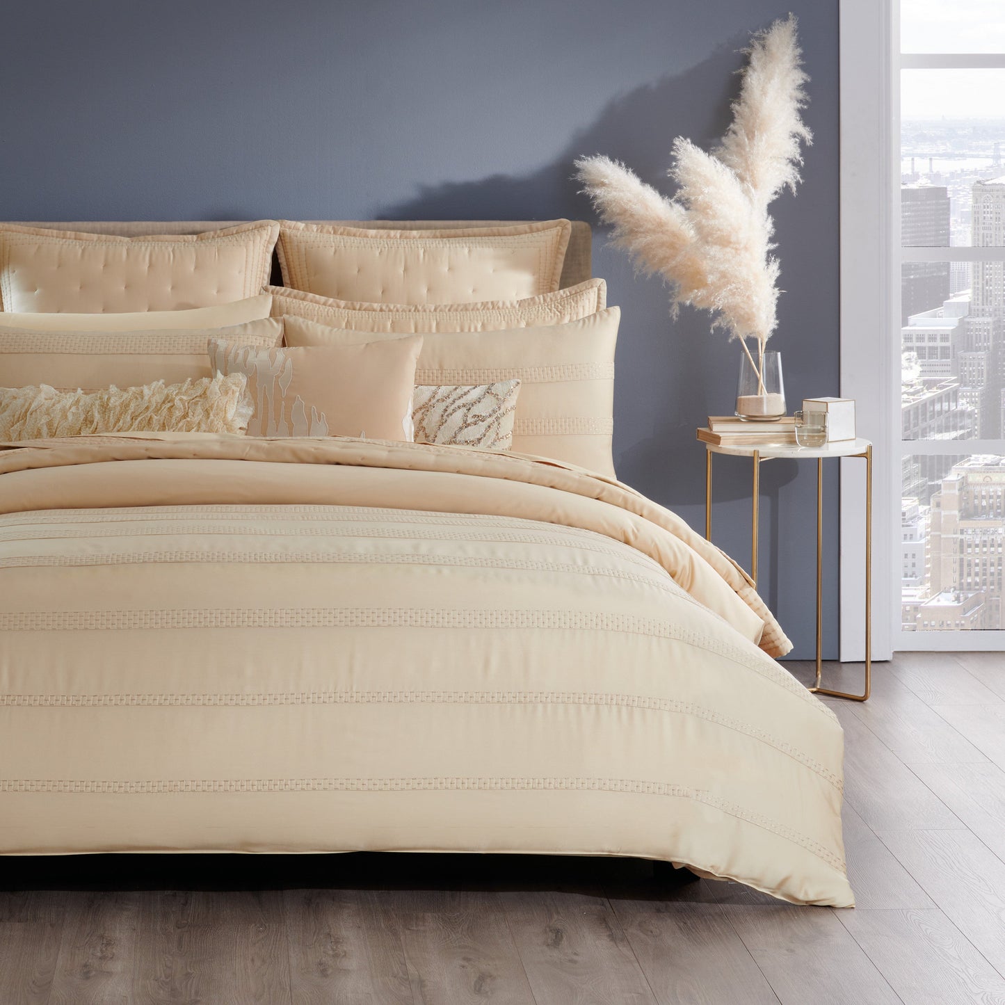 Donna Karan Essential Silk Stripe Duvet Sammlung