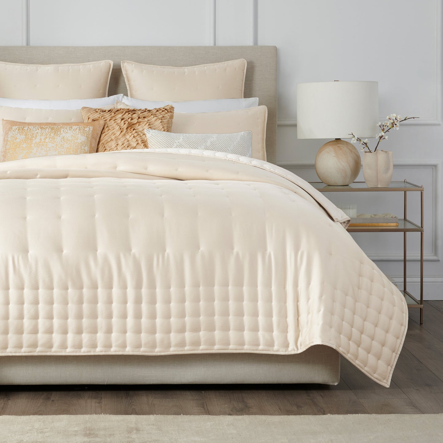 Donna Karan Home Hammered Silk Quilt Sammlung