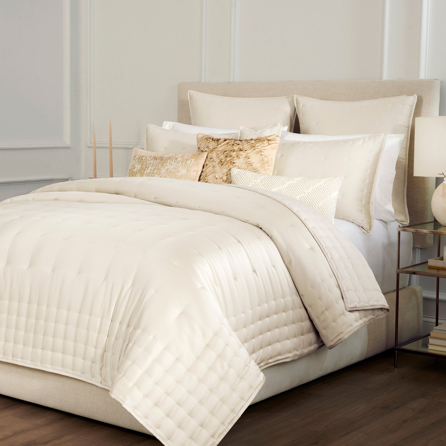 Donna Karan Home Hammered Silk Quilt Sammlung