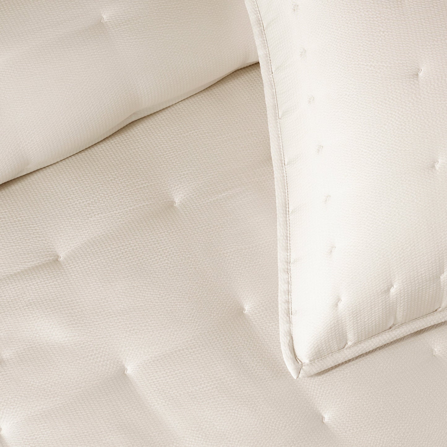 Donna Karan Home Hammered Silk Quilt Sammlung