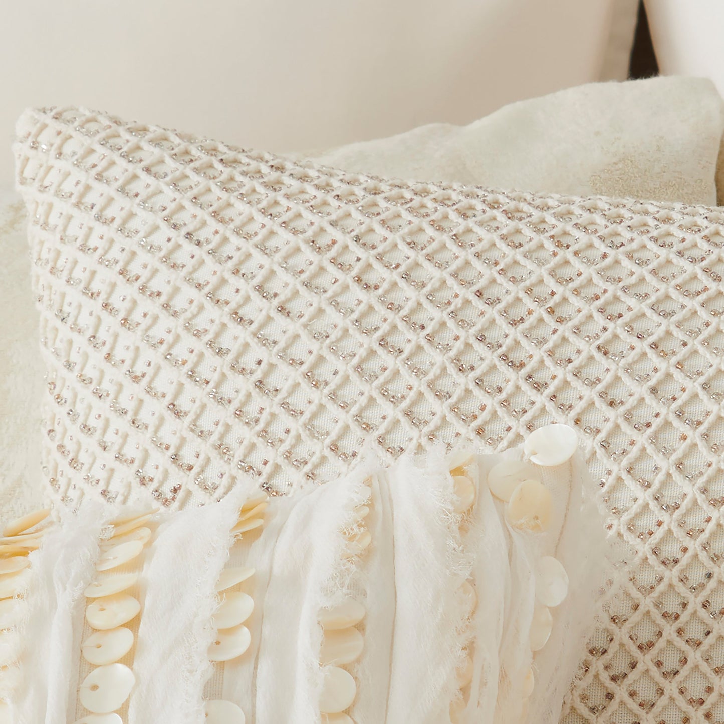 Donna Karan Home Beaded Netting Dekoratives Kissen, 18' x 18'
