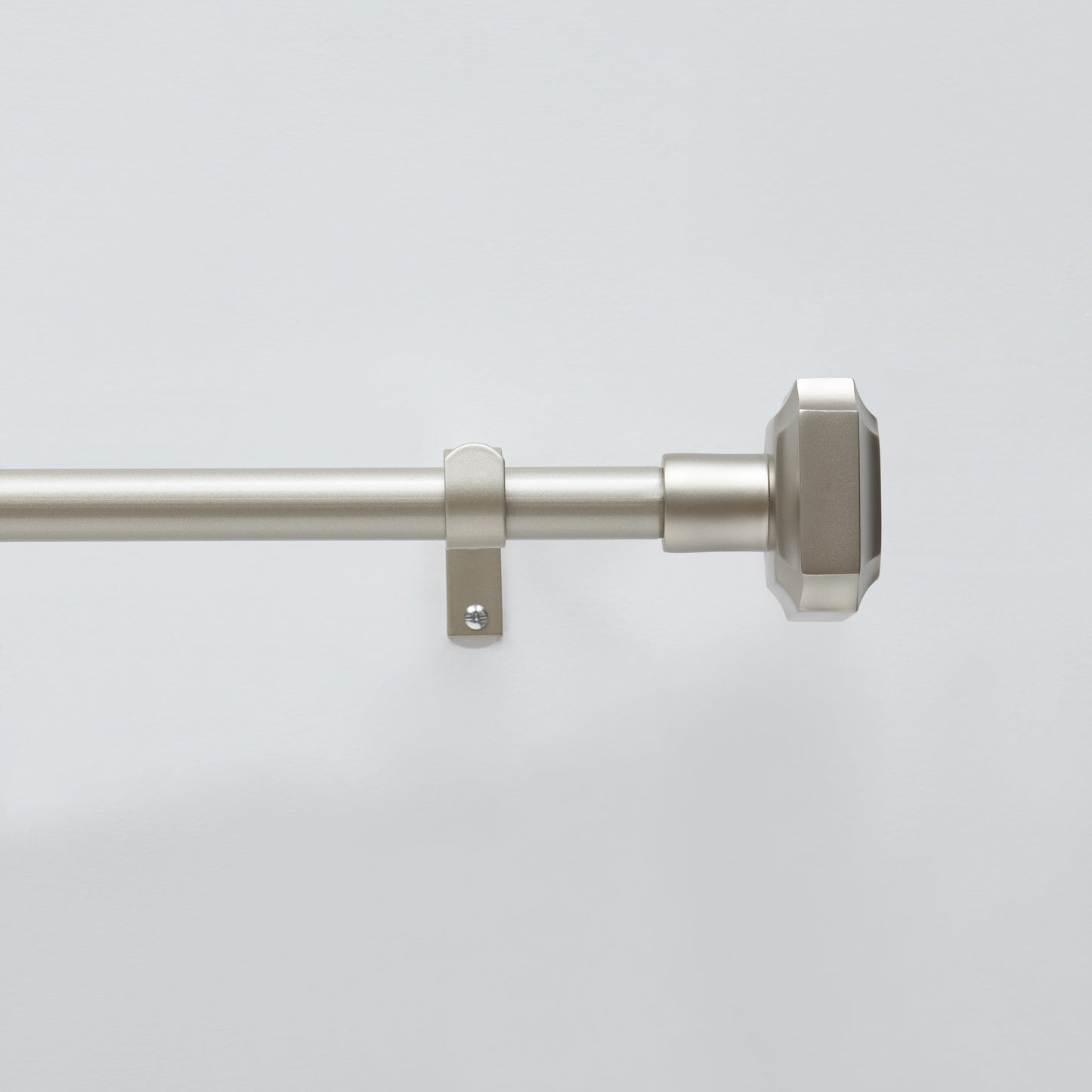 Martha Stewart Wellington Rod und Finial Set