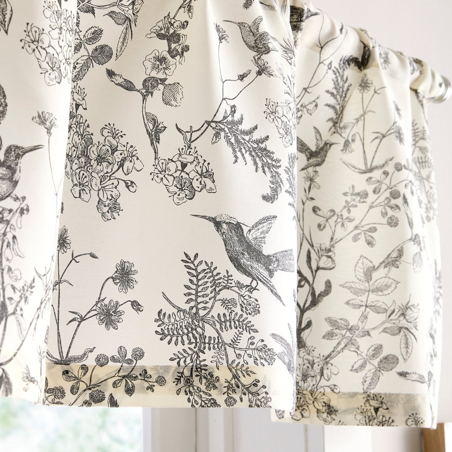 Curtainworks Hummingbird Valance und Tier Set