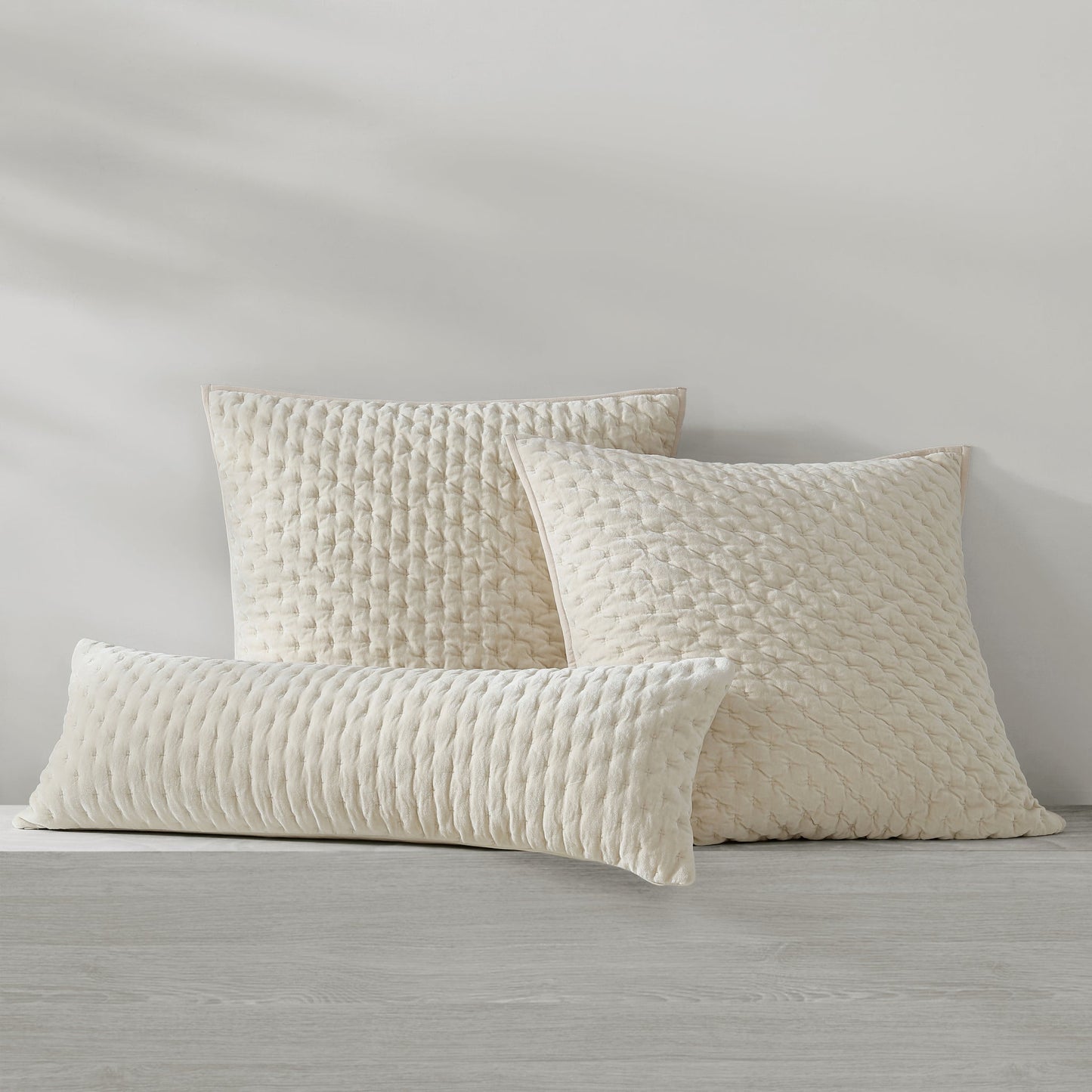 DKNY PURE Velvet Quilt Bolster - Dekoratives Kissen
