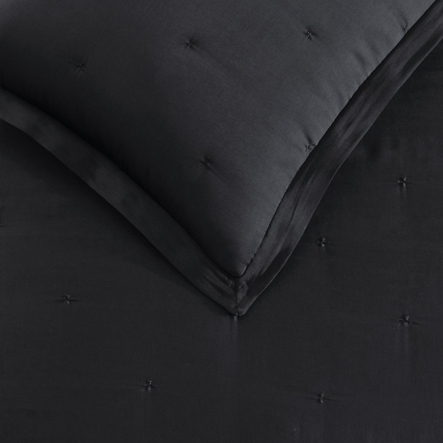 KARL LAGERFELD PARIS Silky Cloud Leichtgewichtige Comforter Set Kollektion