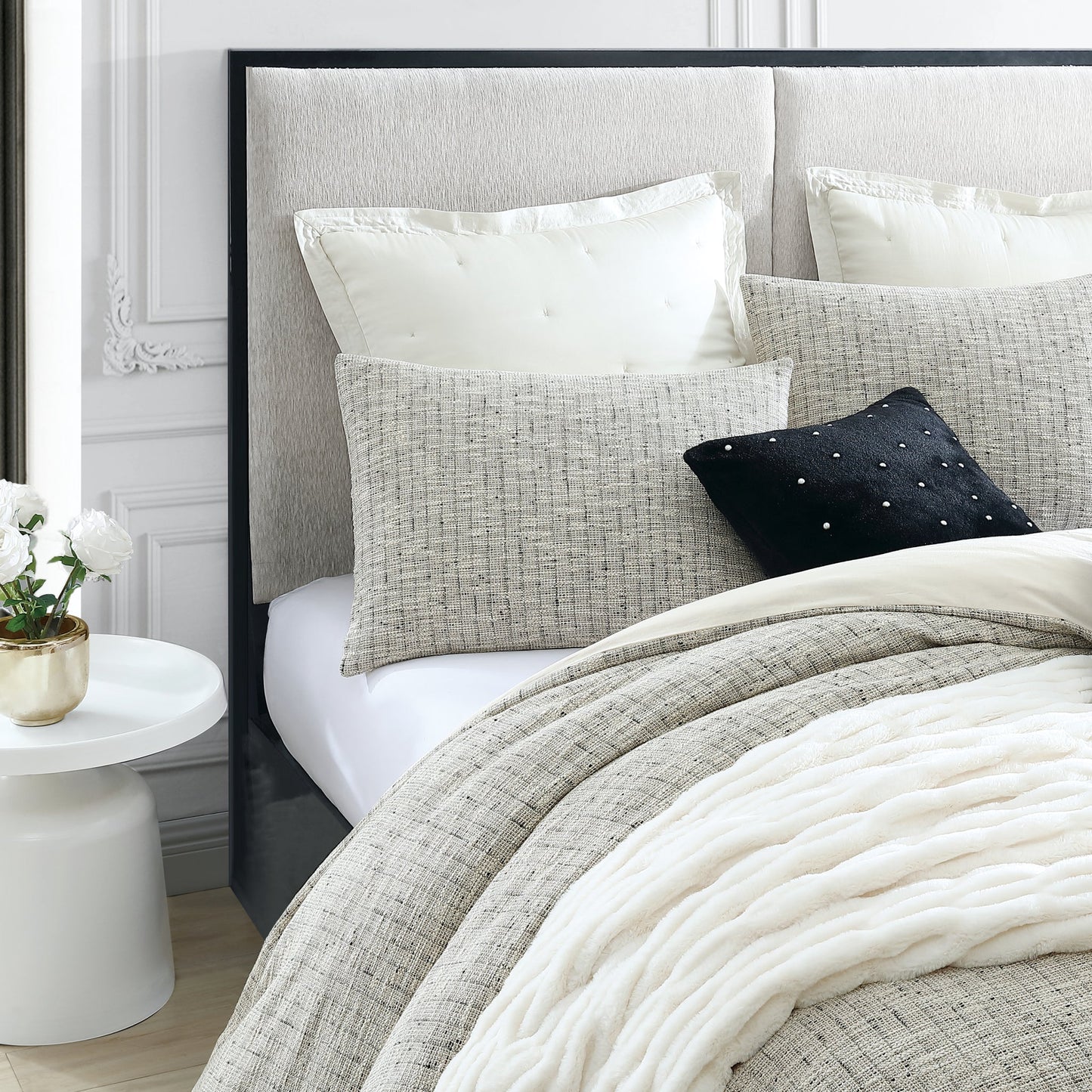 KARL LAGERFELD PARIS Metallisches Tweed Comforter Set