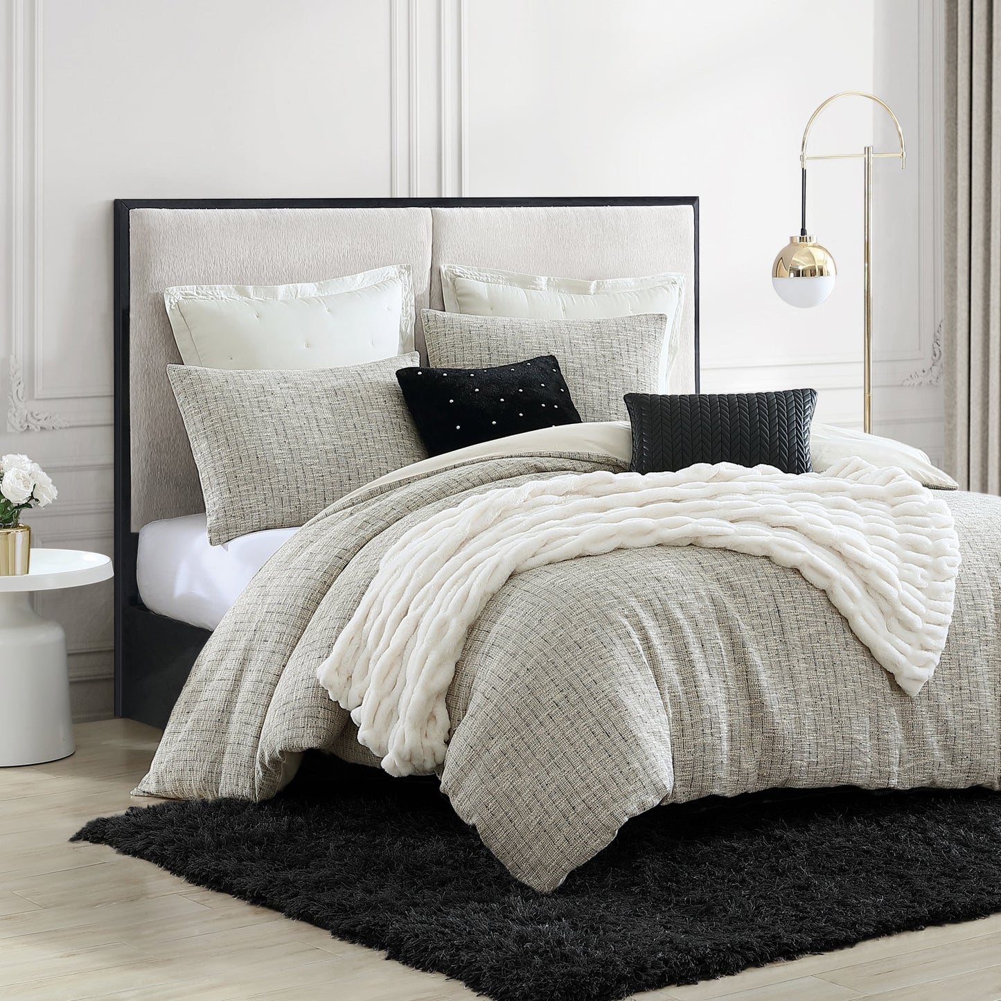 KARL LAGERFELD PARIS Metallisches Tweed Comforter Set