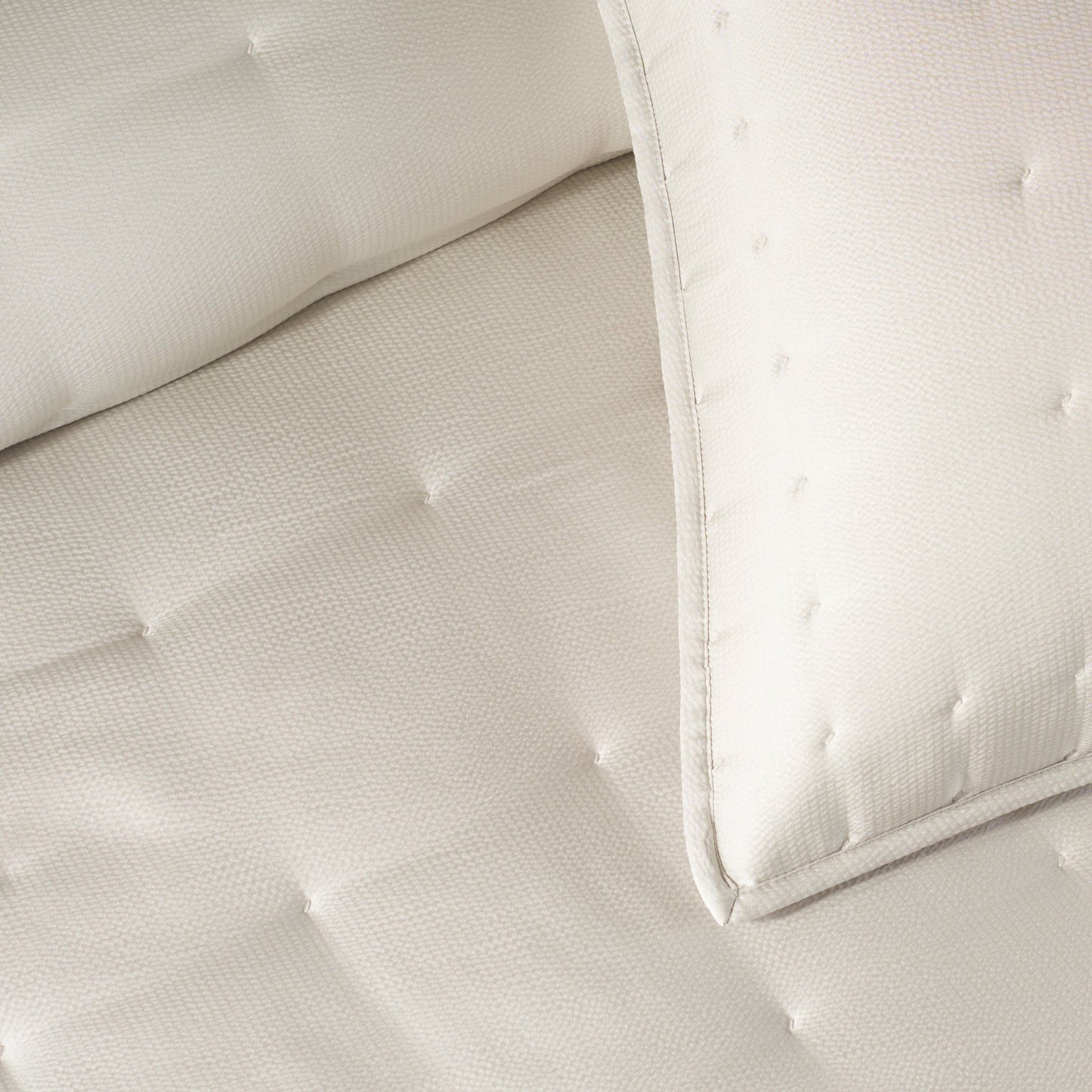 Donna Karan Home Hammered Silk Quilt Sammlung