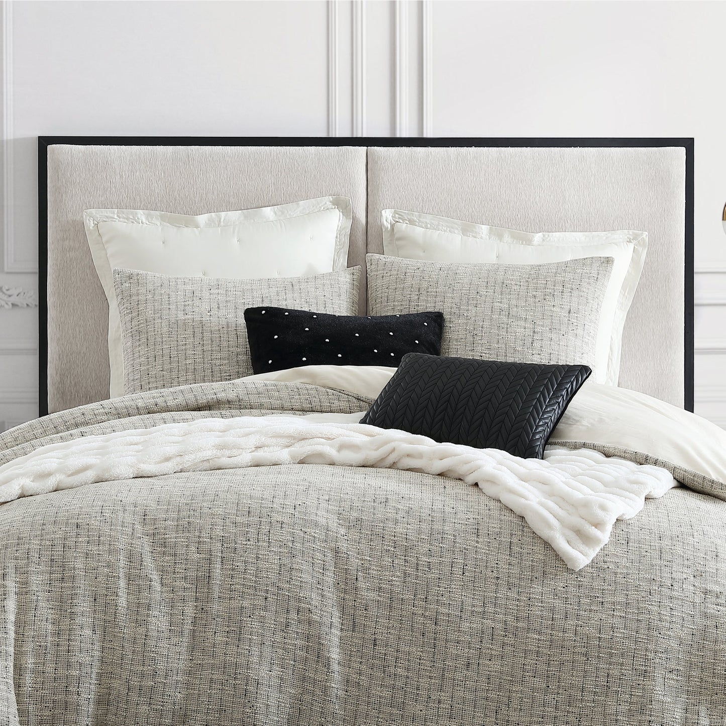 KARL LAGERFELD PARIS Metallisches Tweed Comforter Set