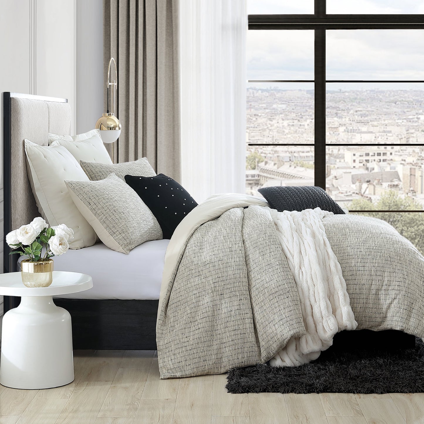 KARL LAGERFELD PARIS Metallisches Tweed Comforter Set