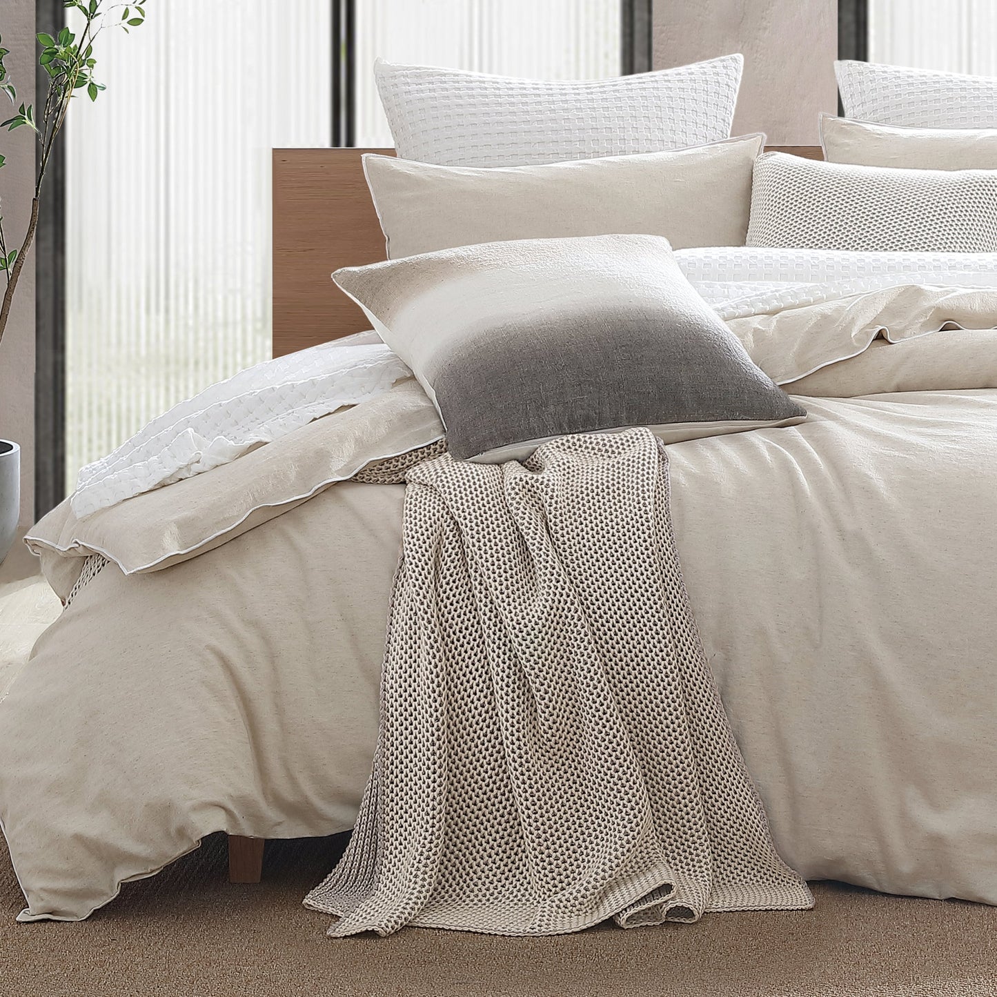 DKNY Reiner Tauchfarbstoff Dekoratives Kissen