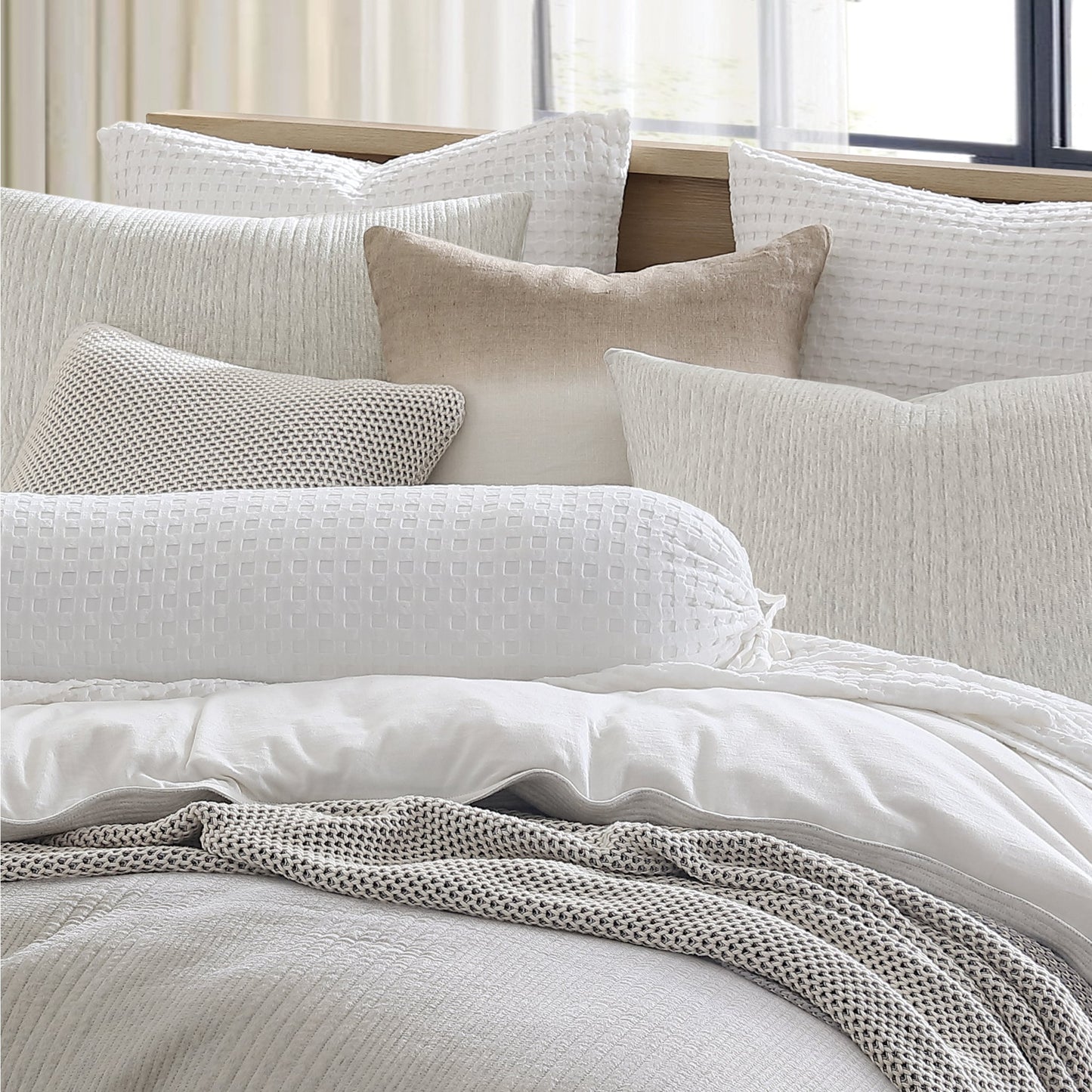 DKNY Reiner Tauchfarbstoff Dekoratives Kissen