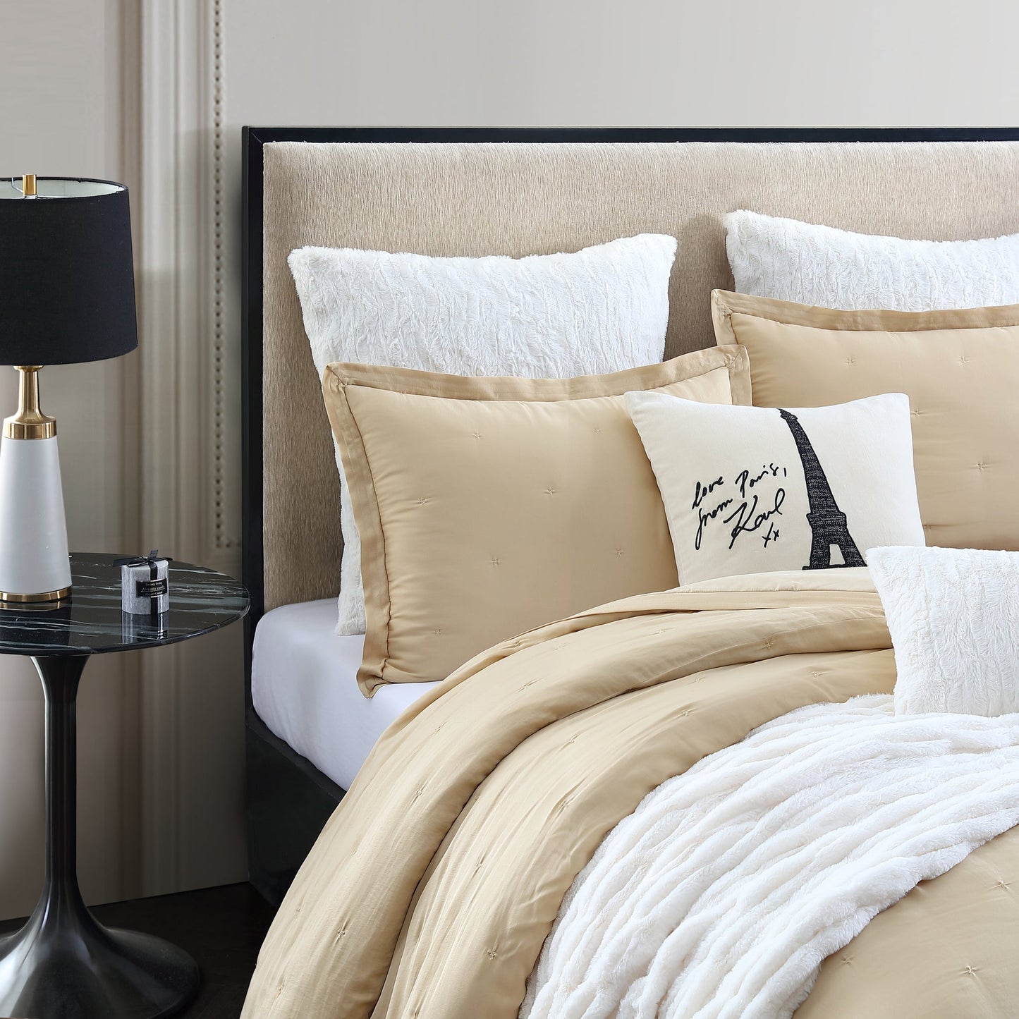 KARL LAGERFELD PARIS Silky Cloud Leichtgewichtige Comforter Set Kollektion